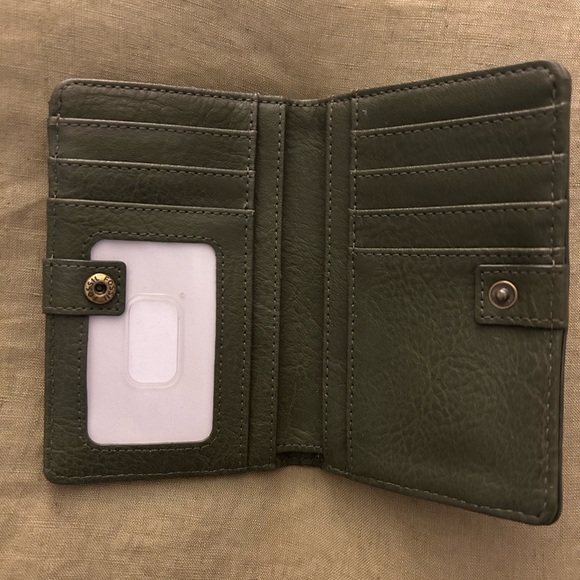 Fossil Python Textured Leather Wallet with Gold Plate - Picture 4 of 4